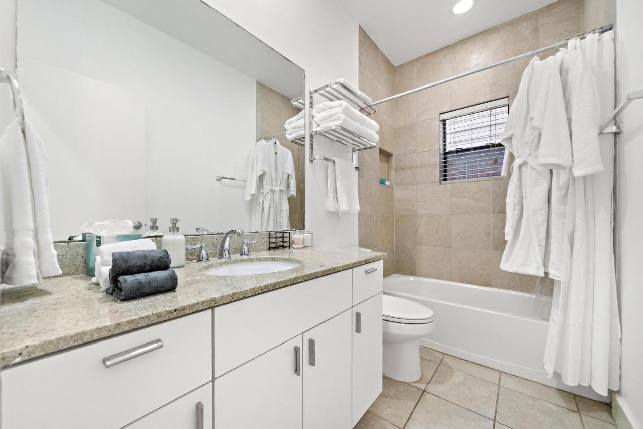 Houston Getaway By Downtown Pool Table Pets Villa ภายนอก รูปภาพ