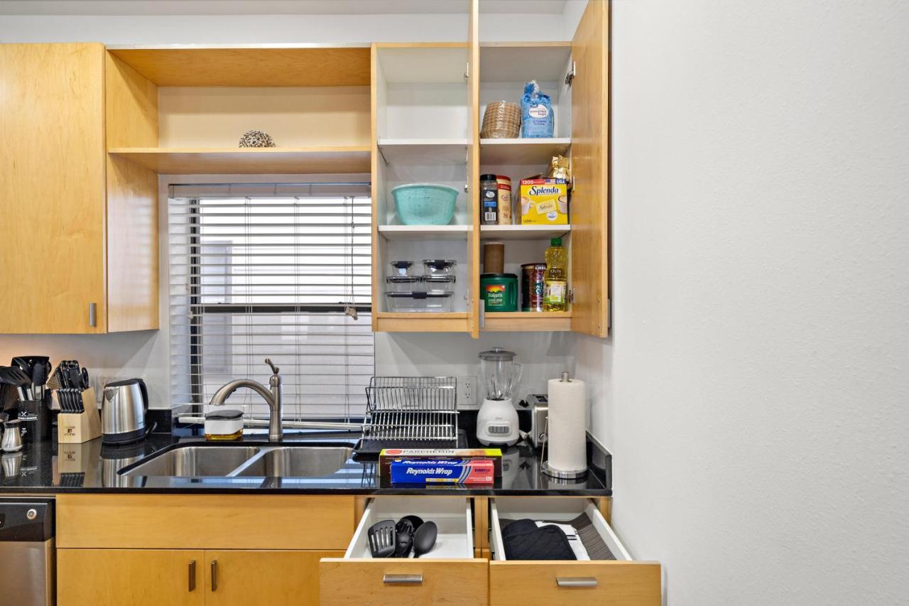 Houston Getaway By Downtown Pool Table Pets Villa ภายนอก รูปภาพ