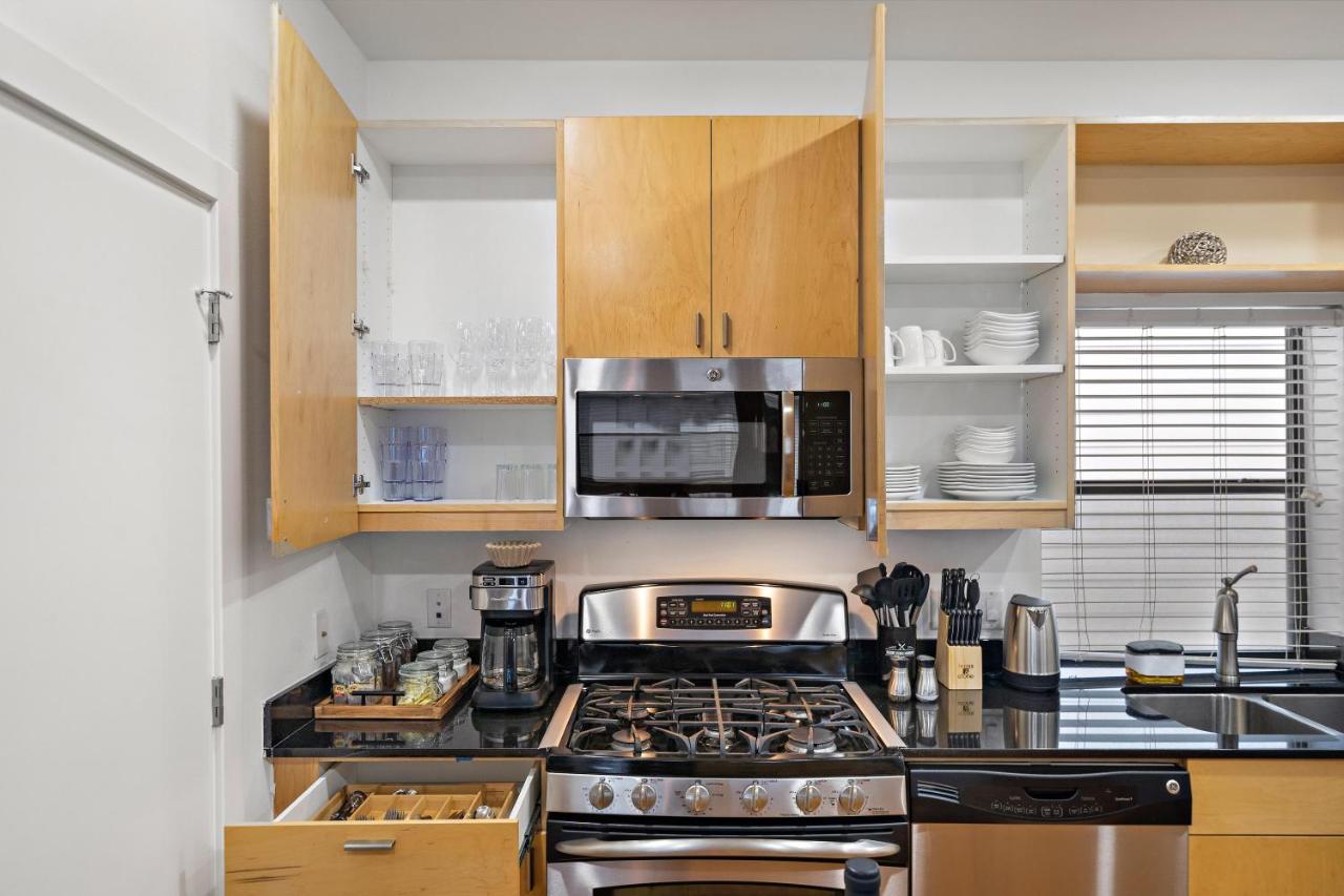 Houston Getaway By Downtown Pool Table Pets Villa ภายนอก รูปภาพ